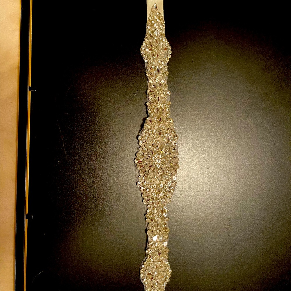 Wedding dress belt